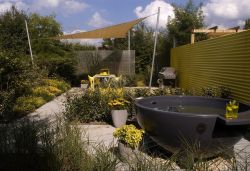 Unicoloured Garden: compact